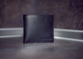 YSL vs Gucci wallet comparison