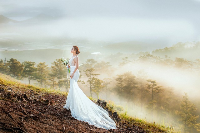 Bride in a strapless sweetheart neckline wedding gown
