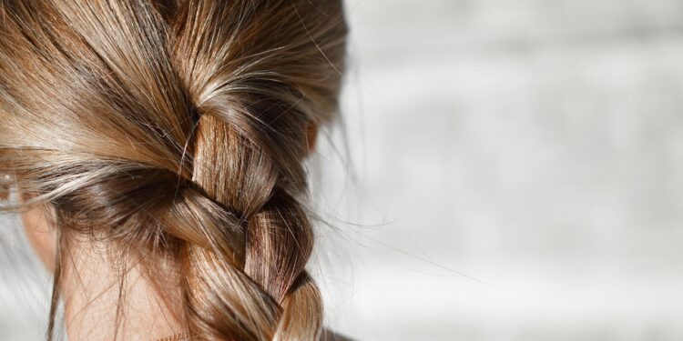 brunette hair with blonde streaks