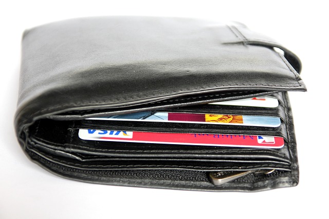 Collage of various credit cards and shopping bags with dollar signs (best credit card for shopping rewards)