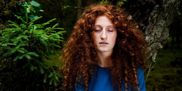 curly hair plopping technique