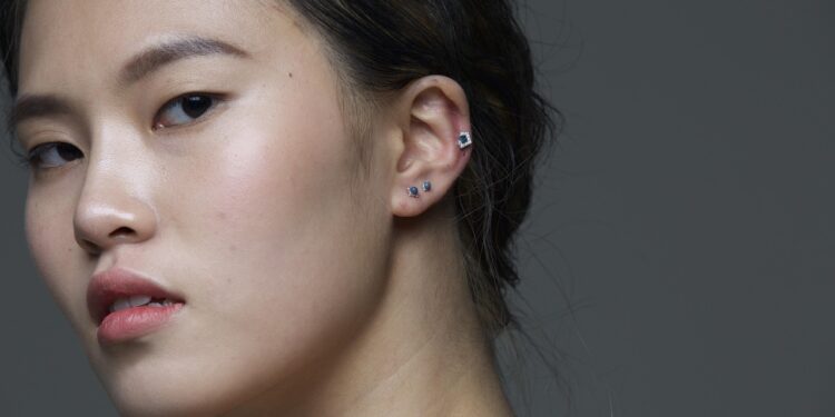 diana piercing close up