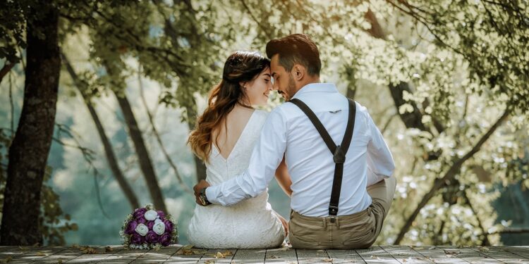 elegant strapless wedding dress