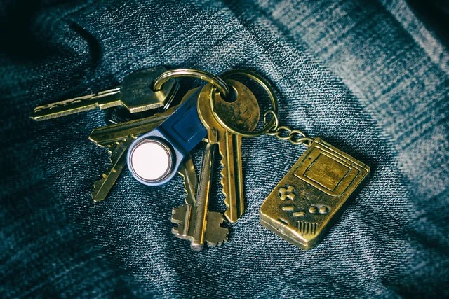 How to clean and maintain your keychain