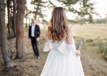 modern wedding dress minimalist