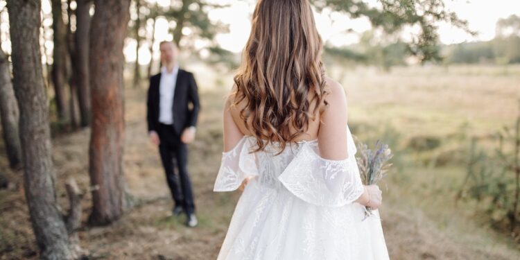 modern wedding dress minimalist