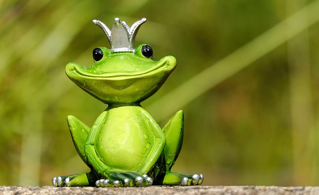 Illustration of Pepe the Frog meme with speech bubbles containing 'kek' and 'kek ing'