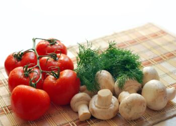ripe beefsteak tomato plant