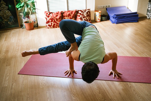 Stack of Alo Yoga clothing with free shipping text