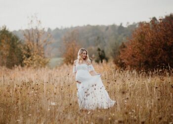 stylish maternity beachwear