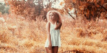stylish white shorts outfit