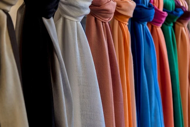 The back-knot cowl front