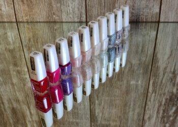 white nail designs 2026