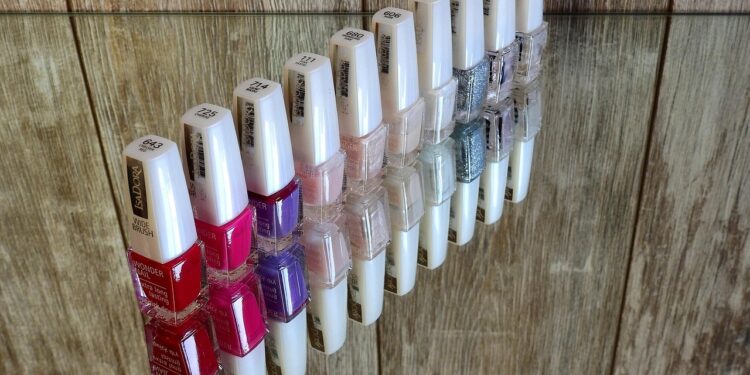 white nail designs 2026