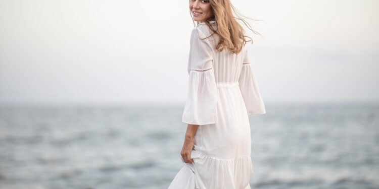woman wearing stylish mango outfit