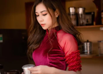 woman wearing midi dress