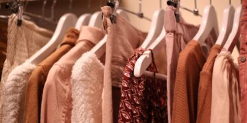 zara kids clothing display