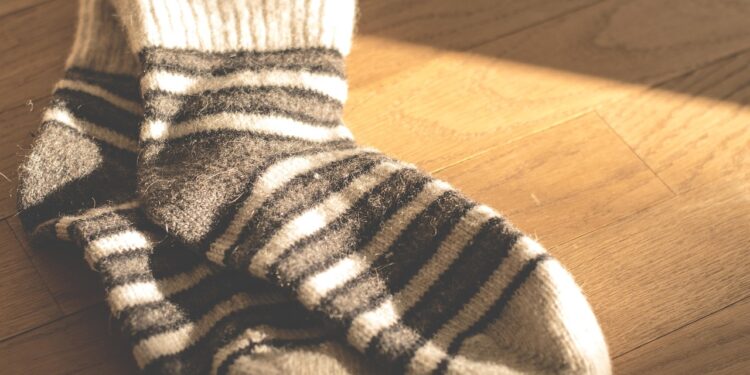 knit skirt styling