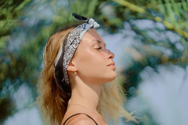 What common styling mistakes ruin a bandana look?