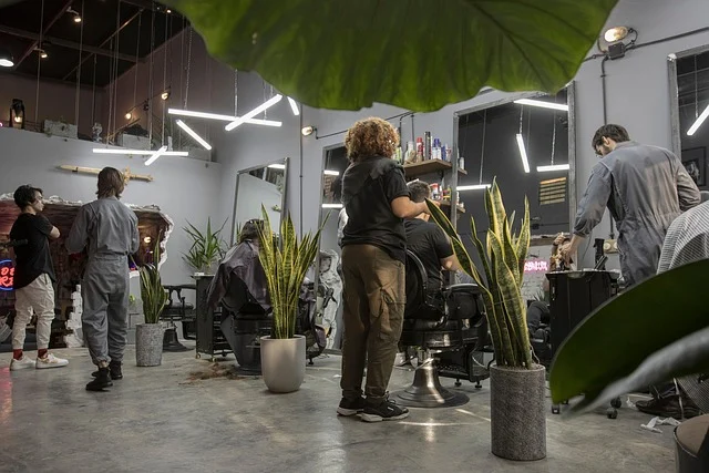 Who hair tinsel suits (and who it does not)